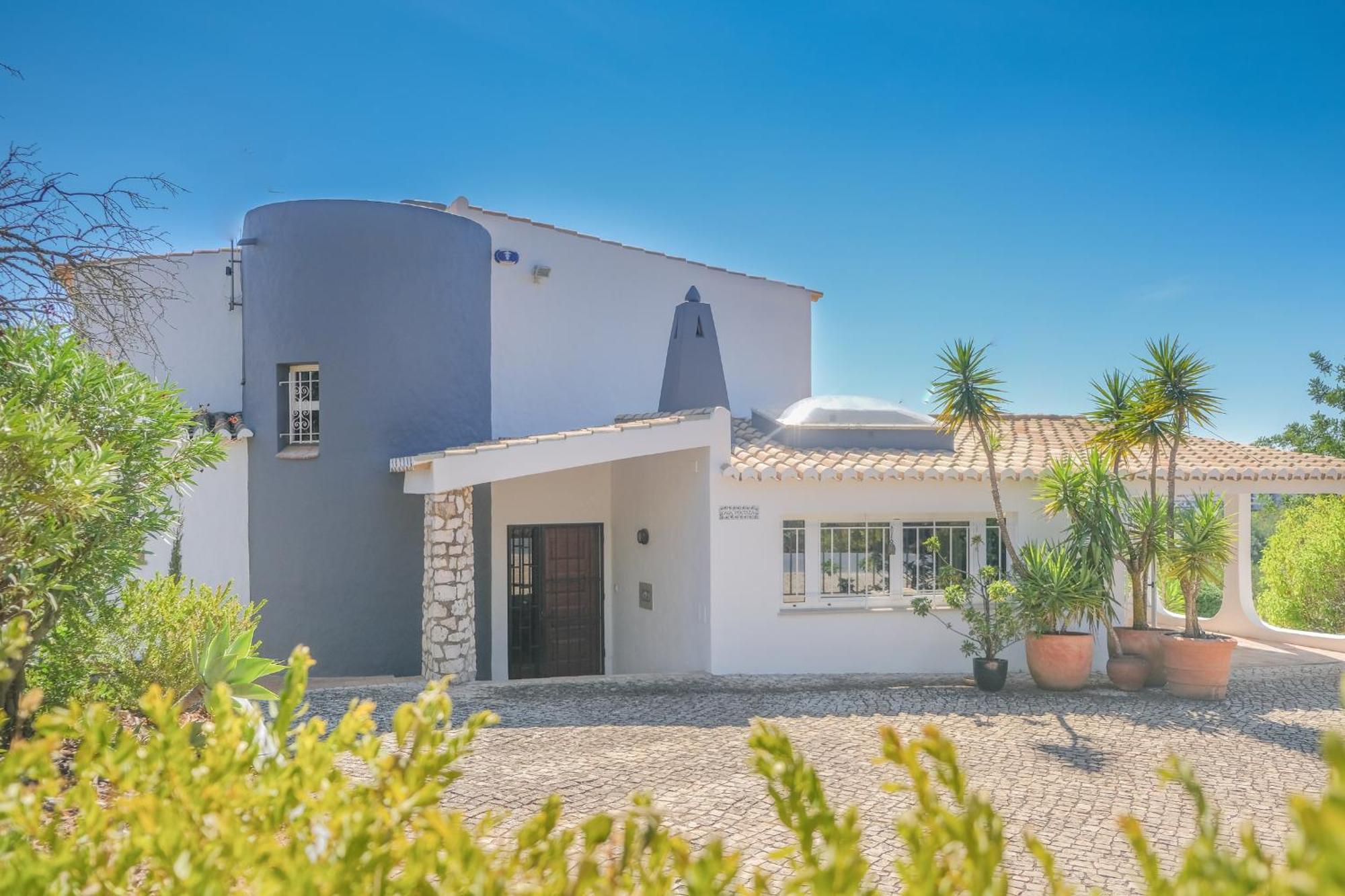 Casa Montaza 4 Bedroom With Private Pool In Lagos